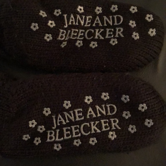 Jane and Bleecker Cozy Socks - Picture 2 of 3